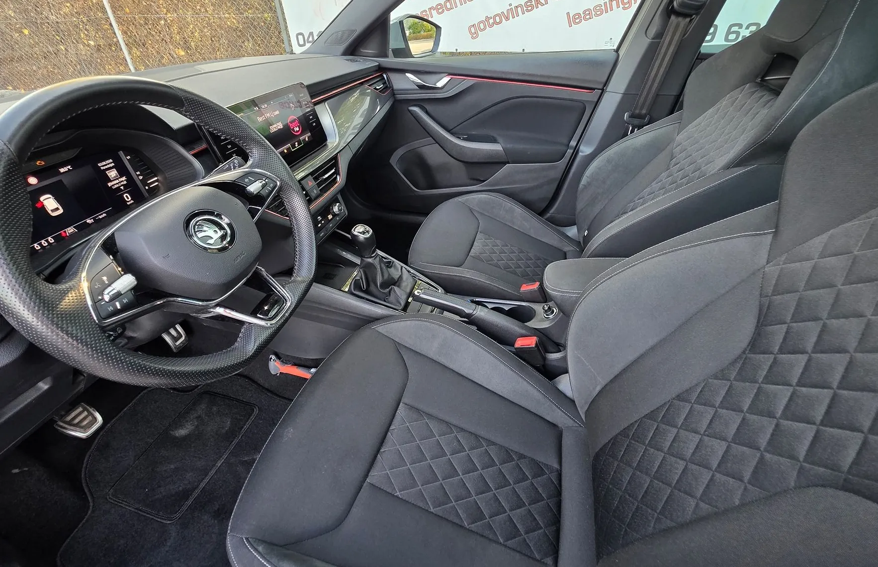 Zunanja slika - Škoda Scala - 1.0 TSI SPORT LED-PANORAMA-VIRTUAL-NAVI-KAMERA - 10