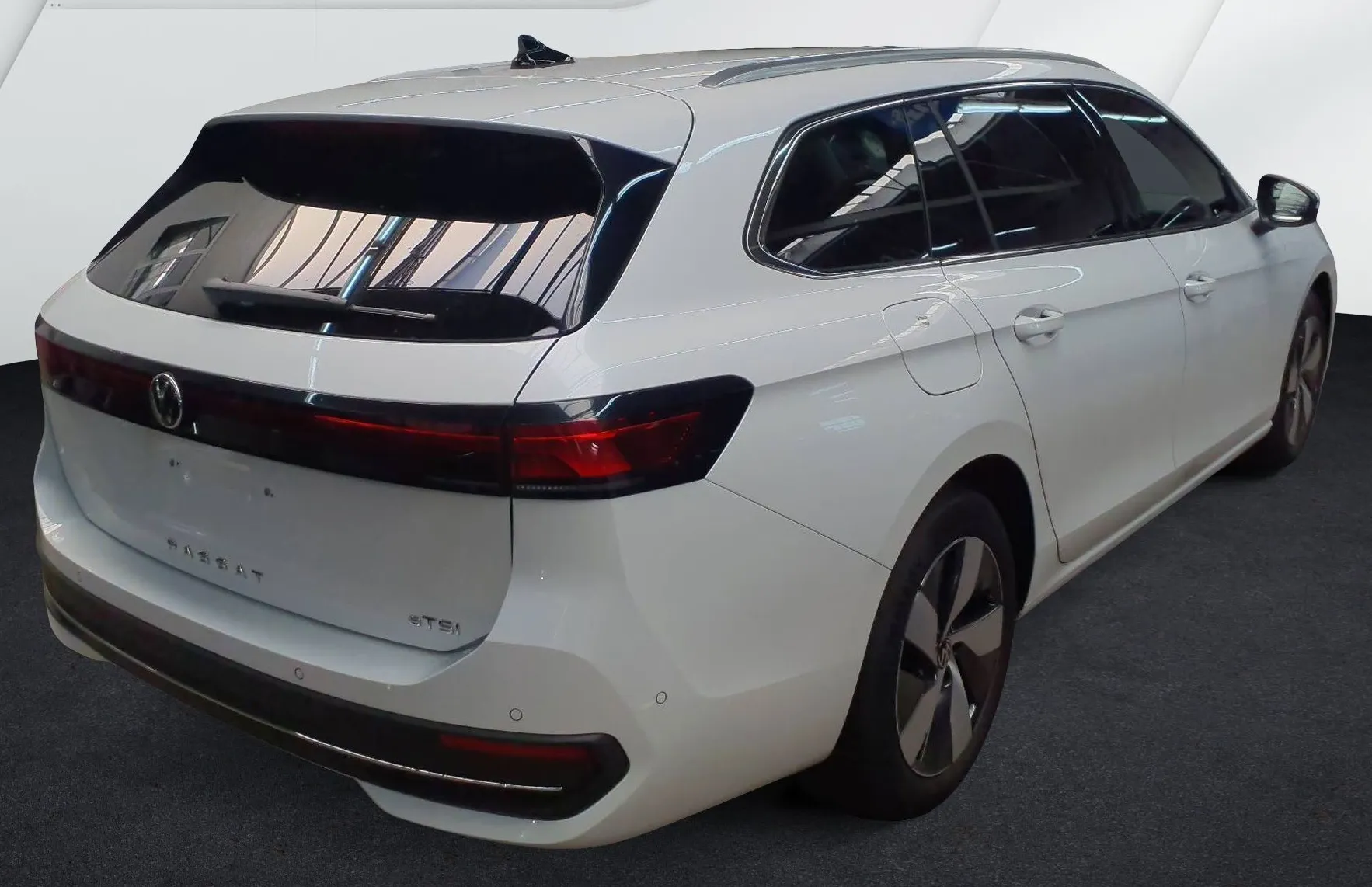 Zunanja slika - Volkswagen Passat - Variant 1.5 eTSI BMT Business DSG.NEMŠKI.LED.KAMERA.KLJUKA - 2