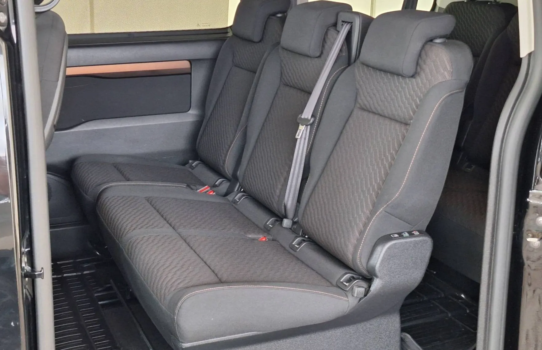 Zunanja slika - Toyota Proace - Verso Medium 2.0 D-4D Family•SLO•VL.KLJUKA•HUD•KAM360• - 13