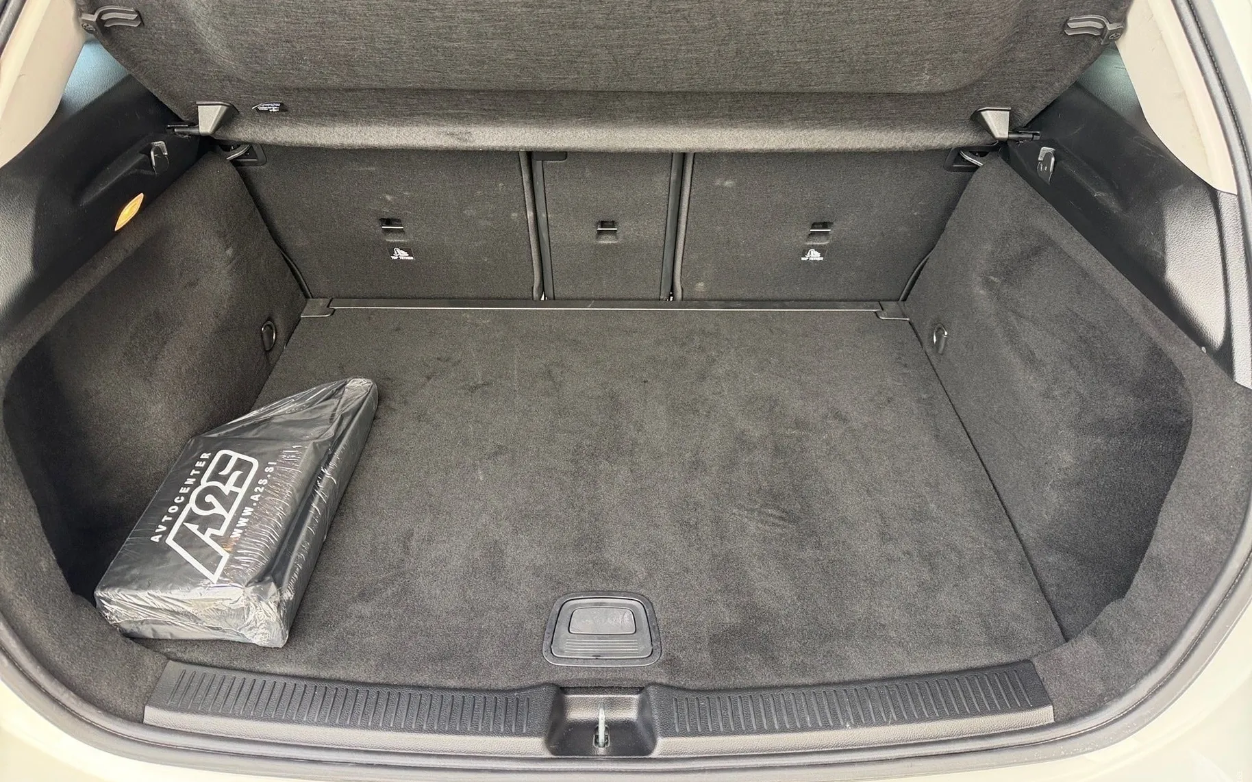 Notranja slika - Mercedes-Benz B-Razred - B 200 d DCT Advanced Plus-Keylees-LED-PDC-Kamera.. - 12