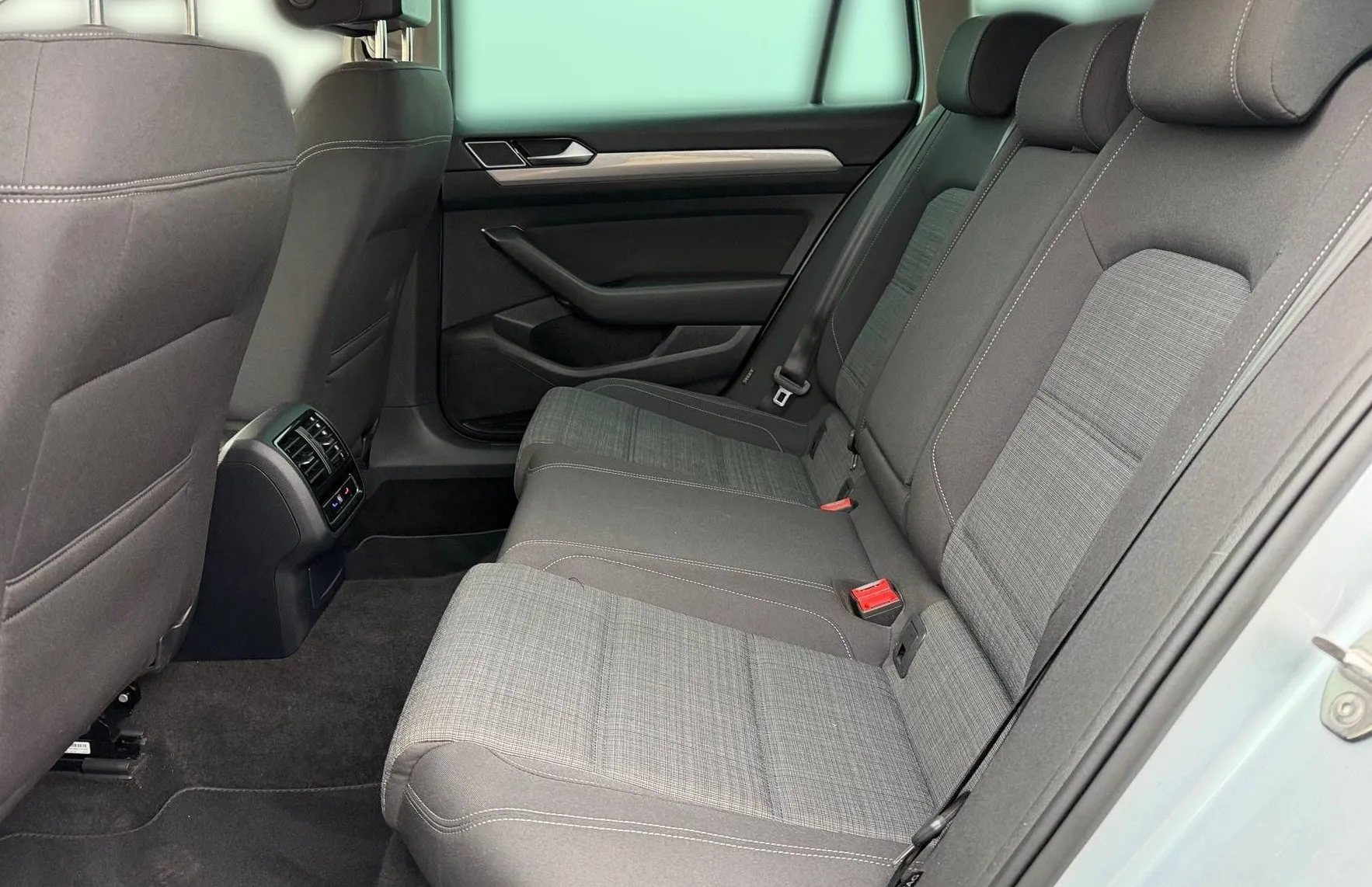 Zunanja slika - VW Passat - Variant 2.0 TDI BMT 4M Business avt.147kW-HeadUp-LED-ACC - 11