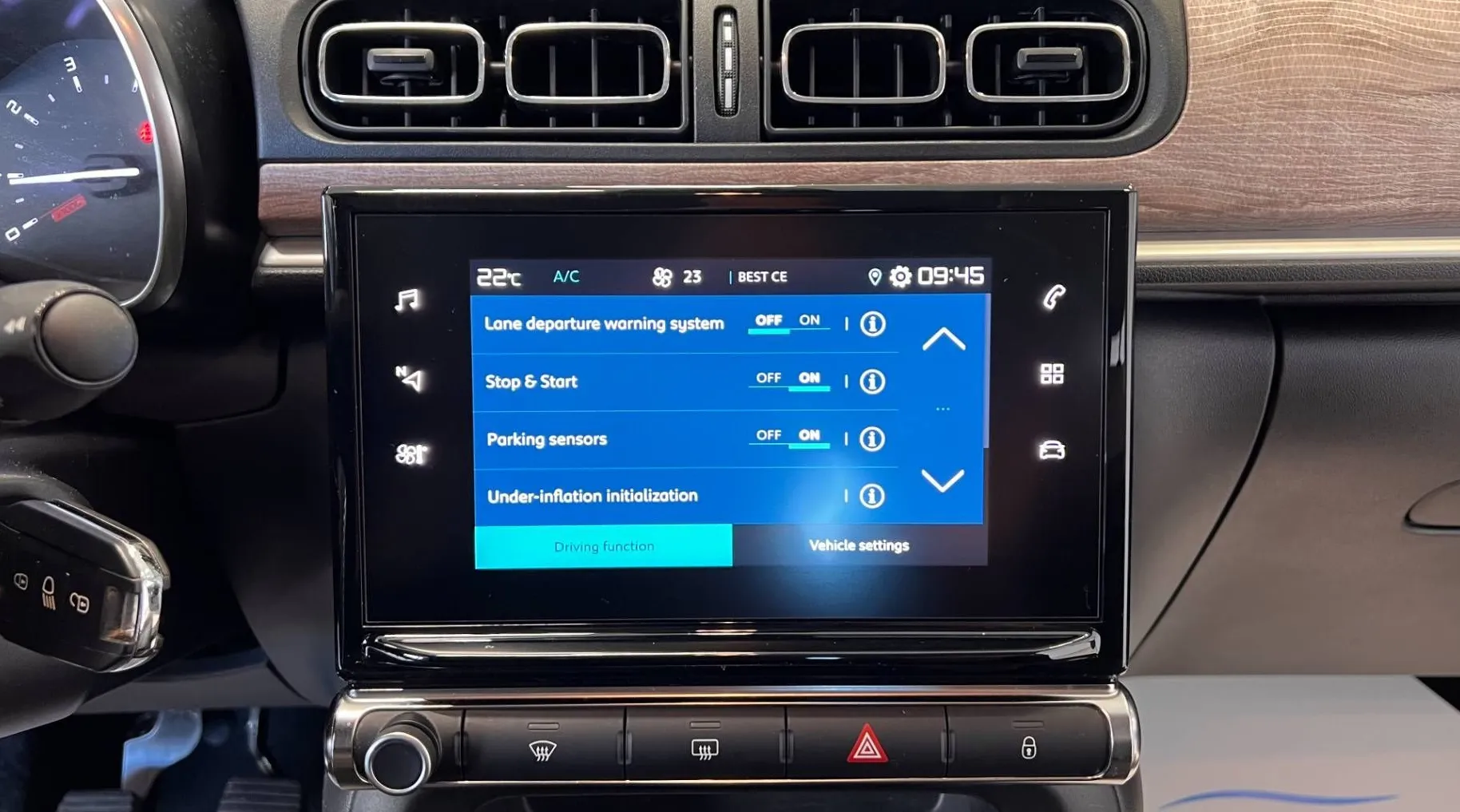 Zunanja slika - Citroën C3 - MAX-83KM-AIRBUMP-25.797KM-FULL-LED-PDC-NAVI-TEMP - 16