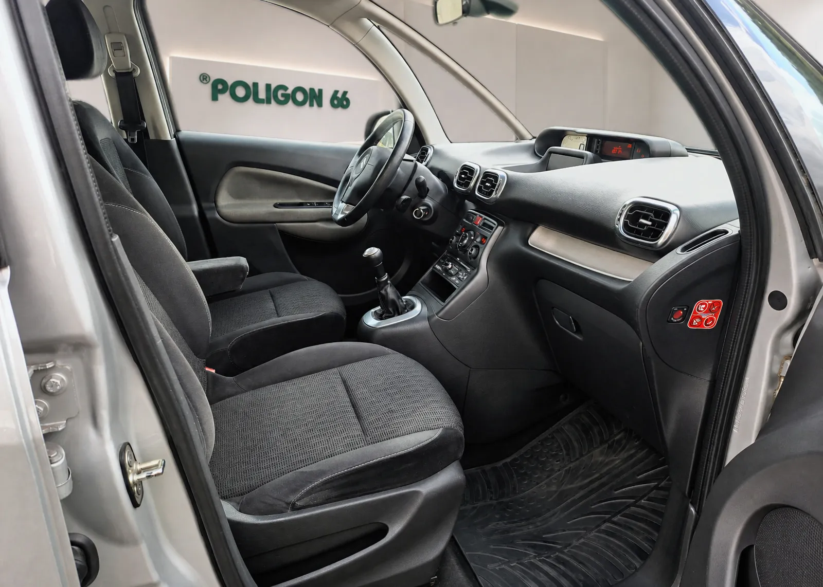 Notranja slika - Citroën C3 Picasso - HDi 90-NAVI-PDC-ODLIČEN-KOT NOV-GARANCIJA - 12