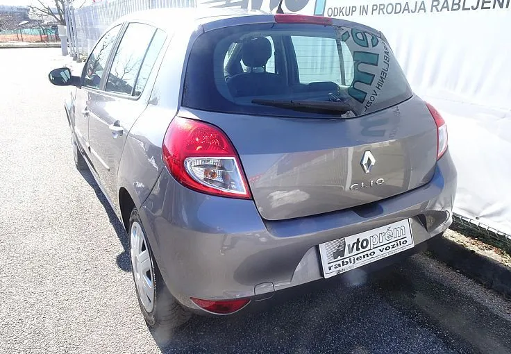 Zunanja slika - Renault Clio - 1.2 16V 1. LASTNIK SLO POREKLO FINANCIRANJE - 4
