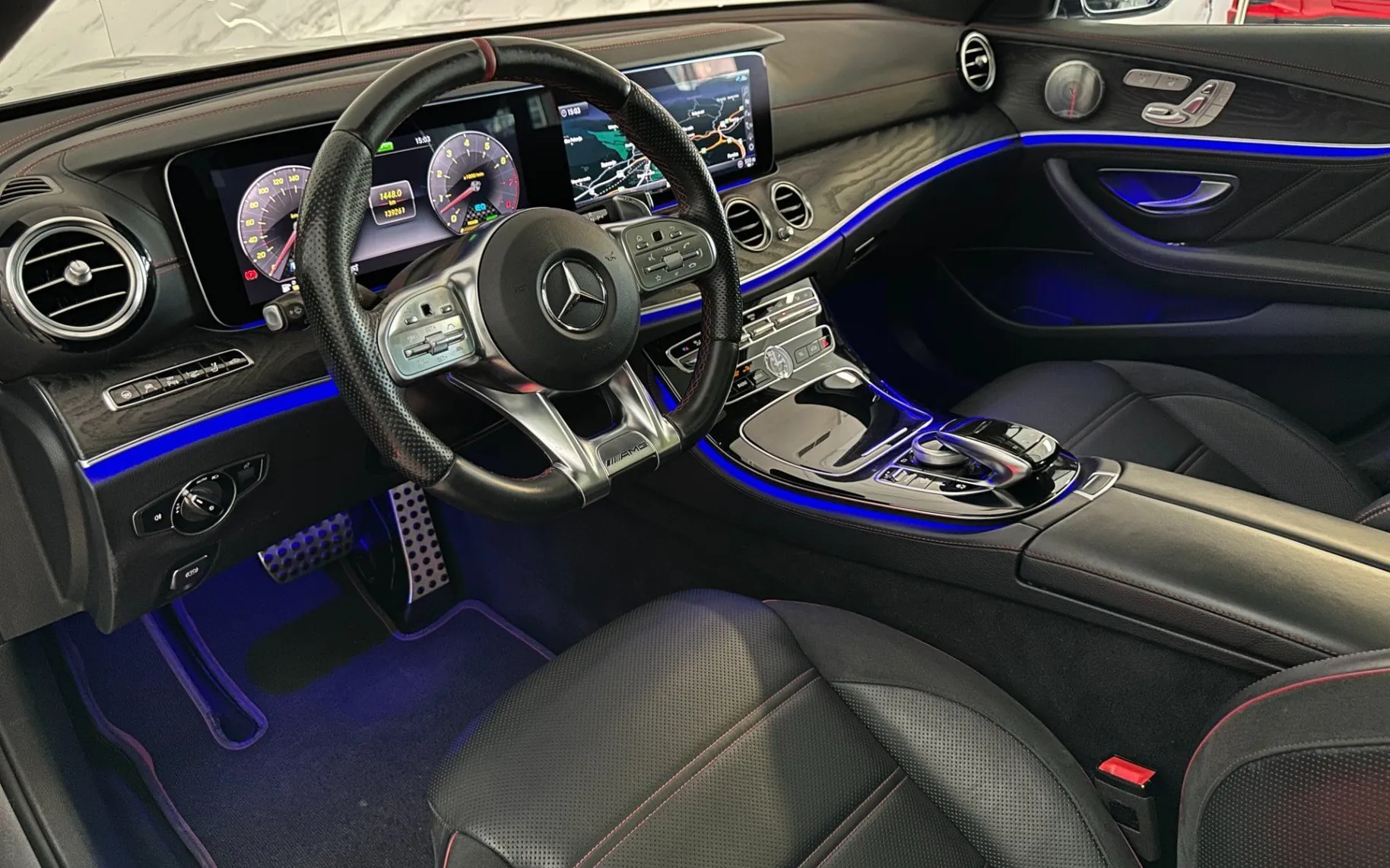Notranja slika - Mercedes-Benz E-Razred - AMG 53 4MATIC+ T |Pano|Zračno|HUD|ACC|Kljuka|Hlaj. - 9