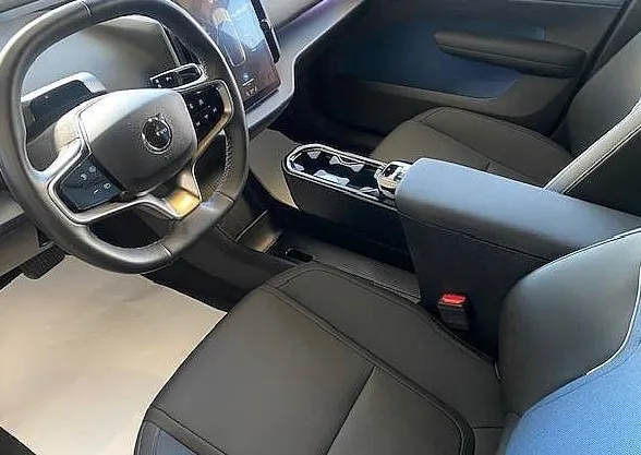 Zunanja slika - Volvo EX30 - Plus Twin Motor Performance AWD + SUBVENCIJA - 9