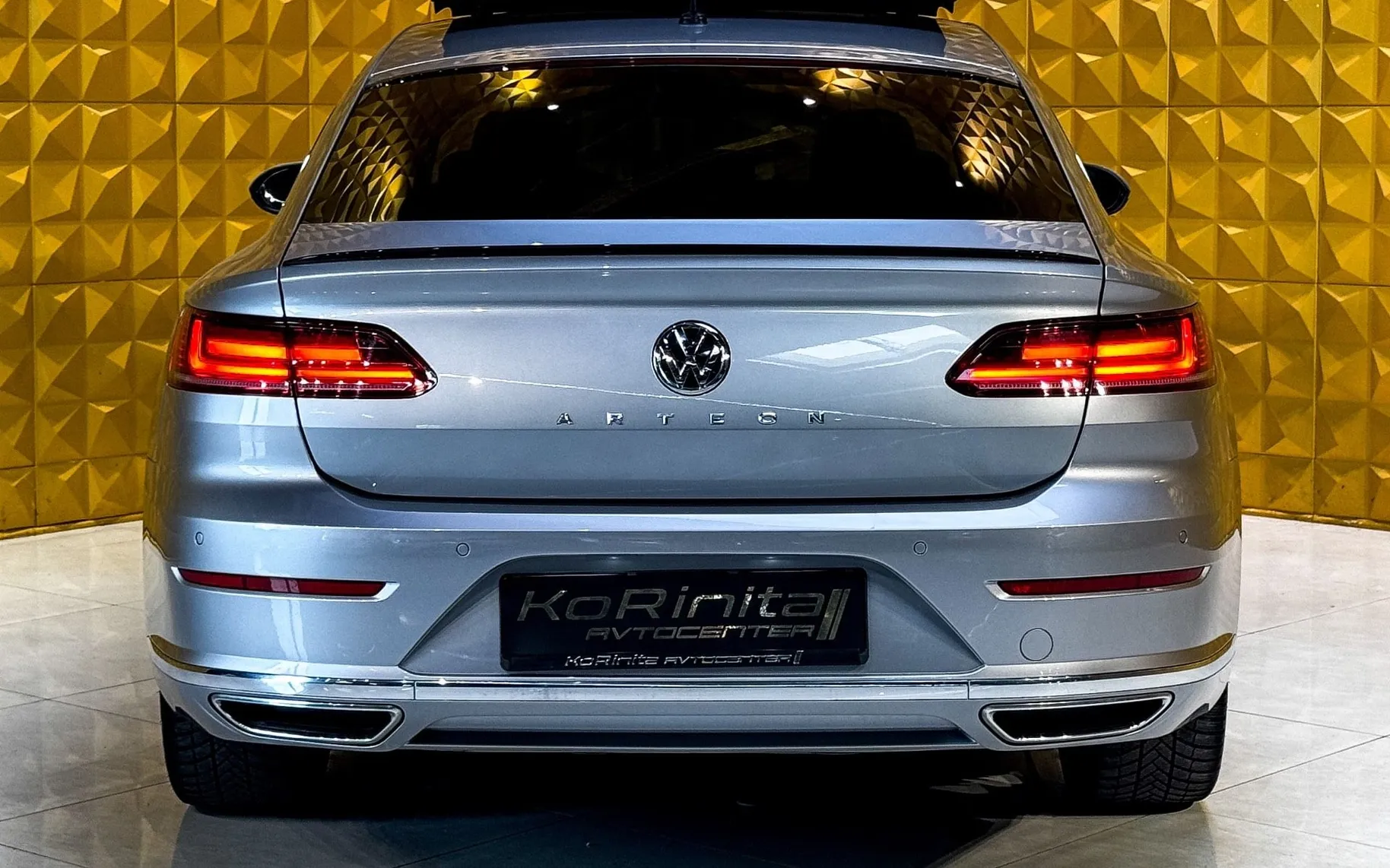 Notranja slika - Volkswagen Arteon - 2.0 TDI AUT. R Line-PANO-MASAZA-VIRTUAL-KAMERA - 10