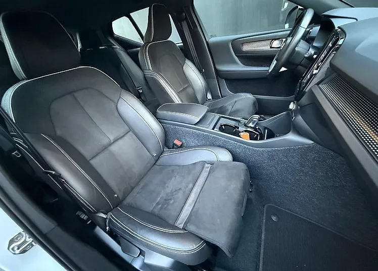 Zunanja slika - Volvo XC40 - BEV AWD R-DESIGN - 10