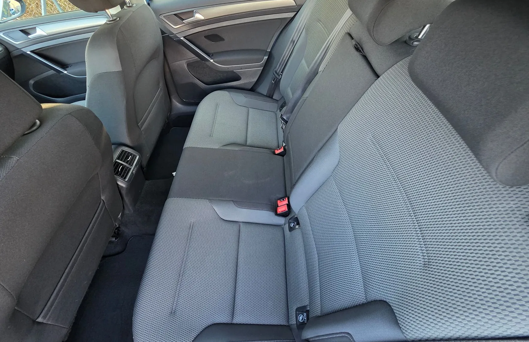 Zunanja slika - Volkswagen Golf - 2.0 TDI BMT HIGHLINE DSG GRETJE SEDEŽEV-ALU-PDC - 14
