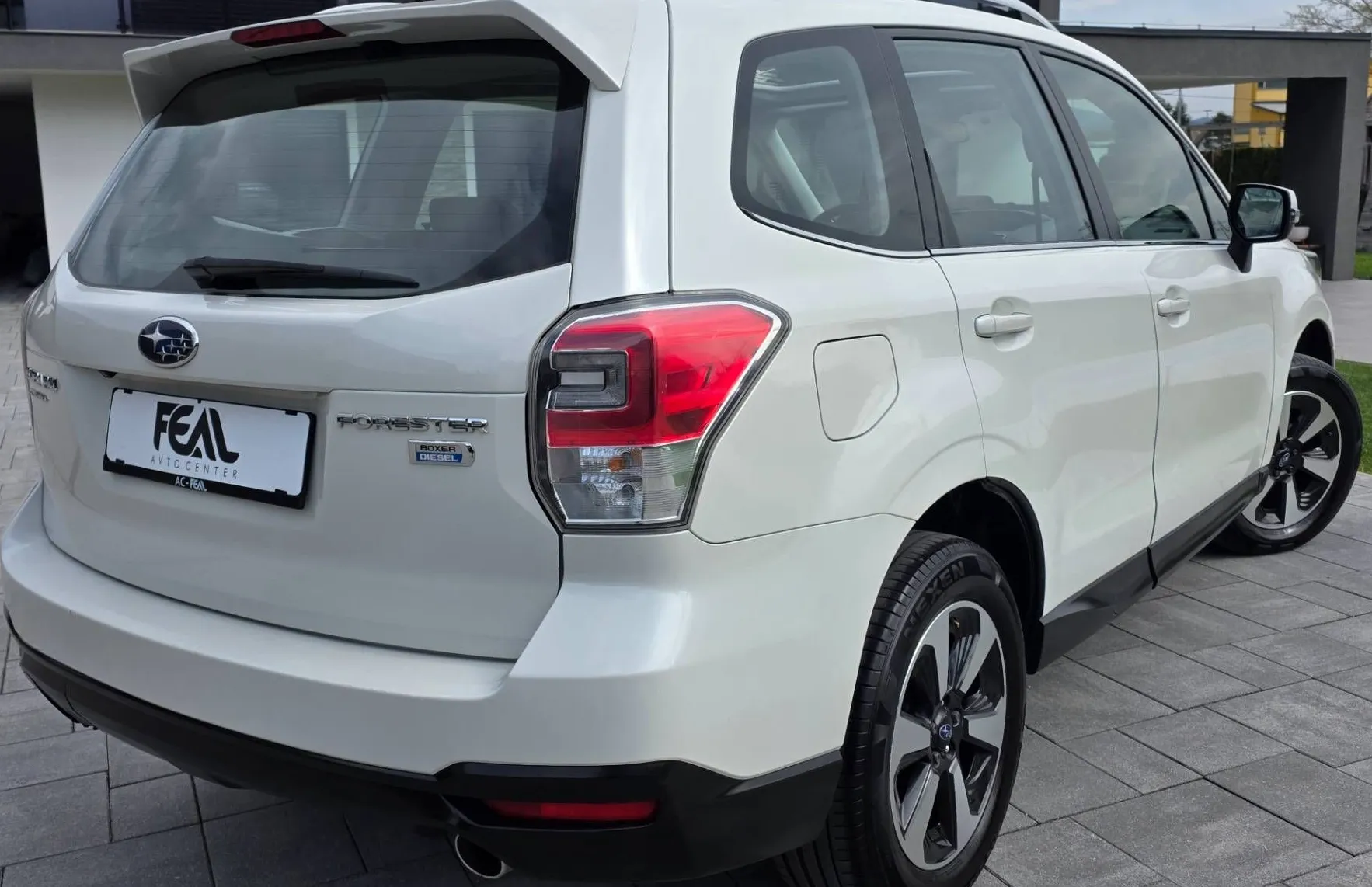Zunanja slika - Subaru Forester - 2.0D-4X4-1 LASTNIK-143.000KM-PANORAMA-XENON-LED- - 4