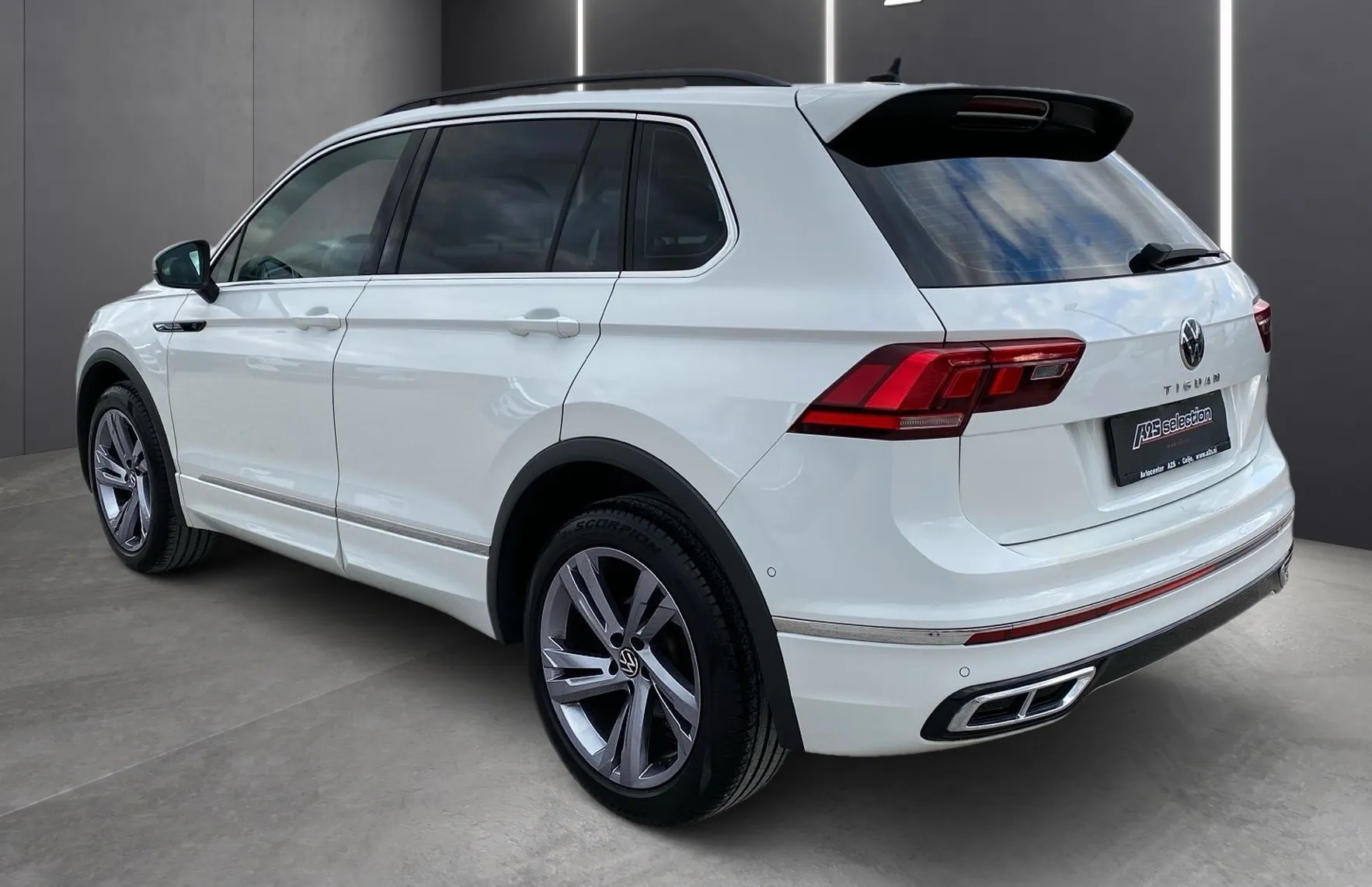 Zunanja slika - VW Tiguan - 2.0 TDI SCR 4M. BMT DSG R-Line - 3