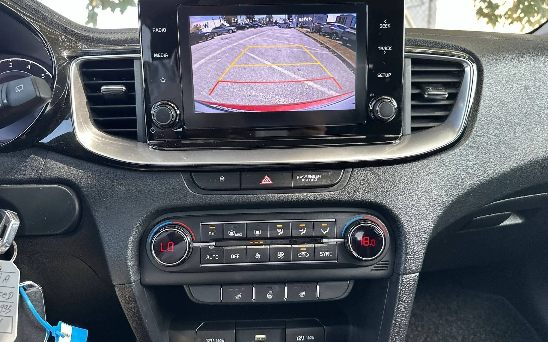Notranja slika - KIA XCeed - 1.0 T-GDI EX WAY M T - 17