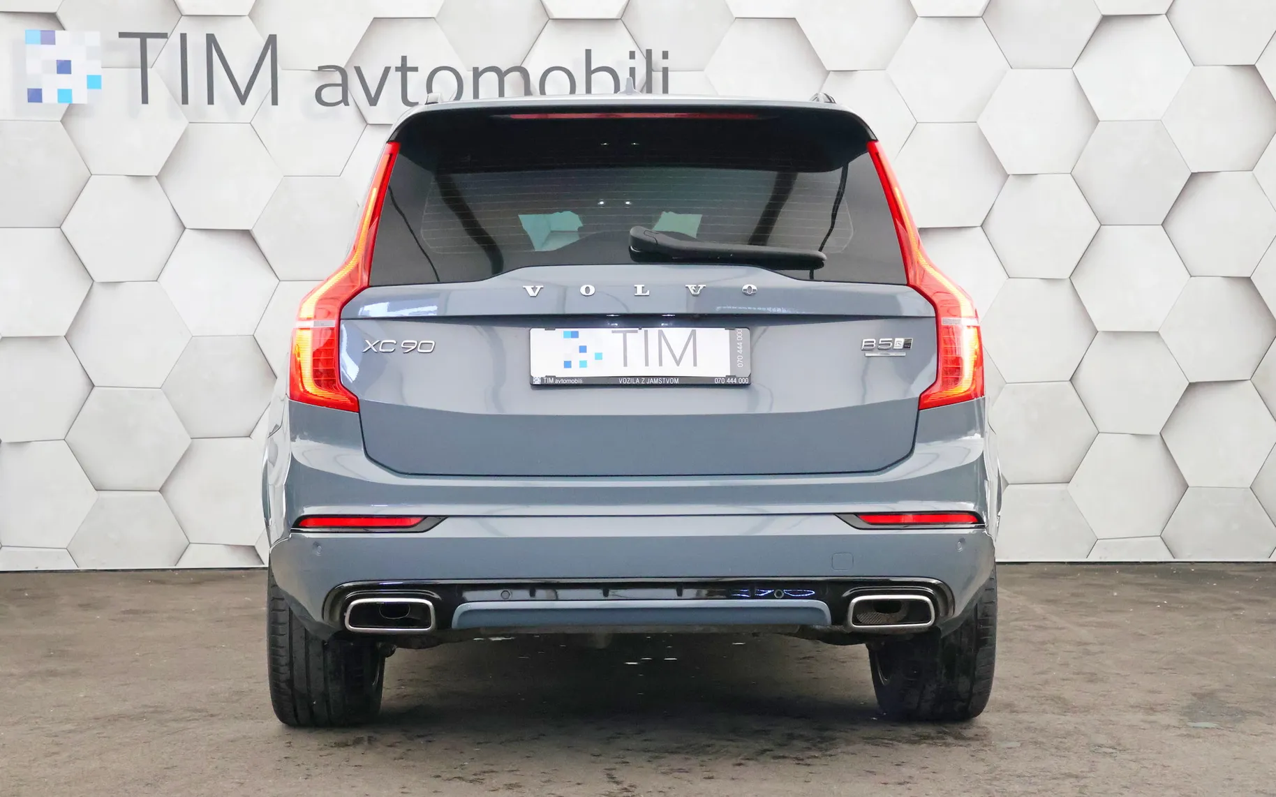 Zunanja slika - Volvo XC90 - B5D 2.0d AWD Geartronic R-Design 235KM - 6