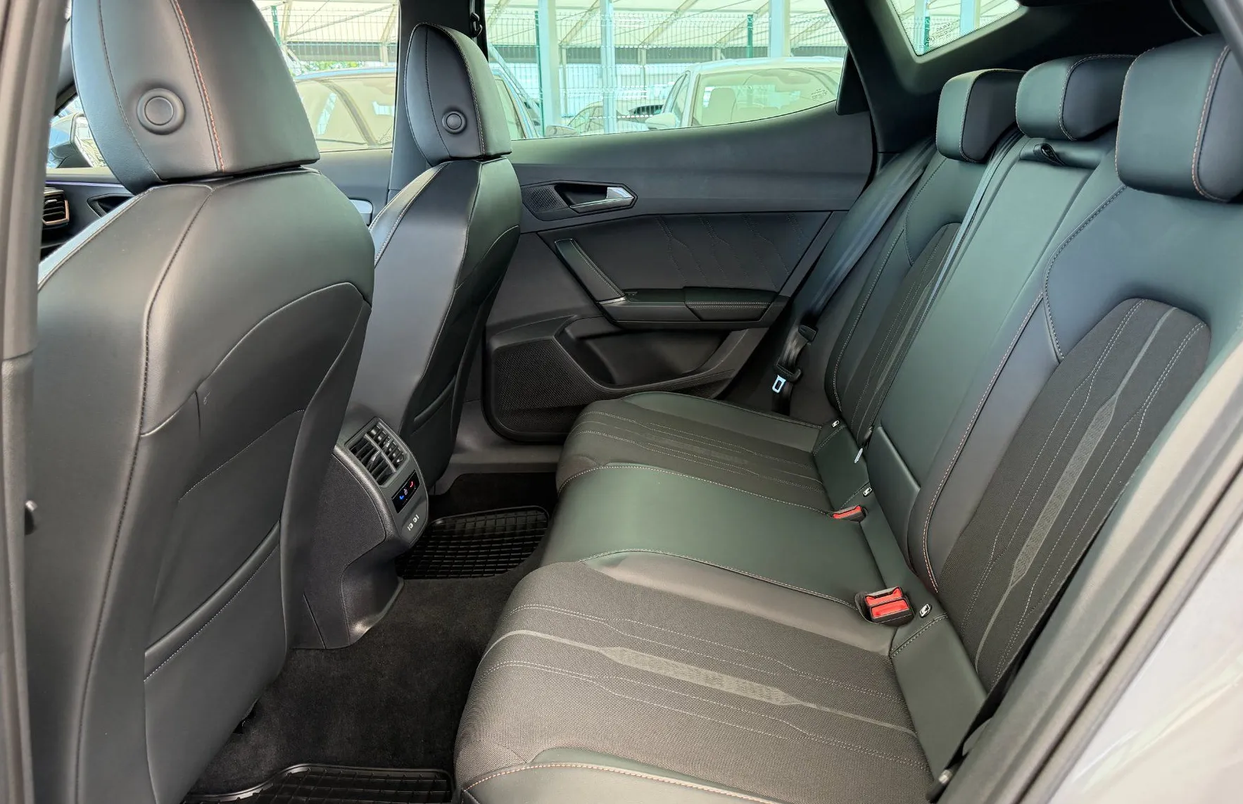 Zunanja slika - Cupra Formentor - 1.5 TSI DSG - MRTVI KOT - KAMERA - EASY OPEN - 10
