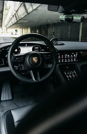 Zunanja slika - Porsche Taycan Sport Turismo - 21 COL Pano Zračno vzmetenje BOSE Radar - 11