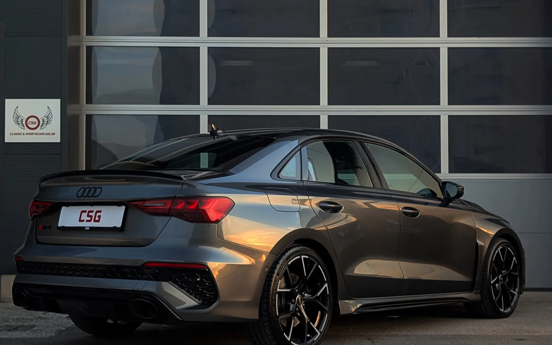 Zunanja slika - Audi RS3 - A3 Limo 2.5 TFSI quattro S-tronic - 6