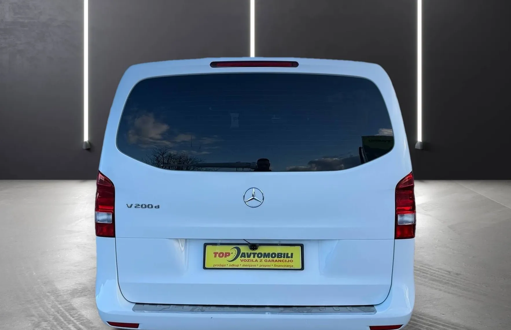 Zunanja slika - Mercedes-Benz V-Razred - V 200d SLO VOZILO NAVI PDC TEM KAMERA 1LASTNIK TOP - 5