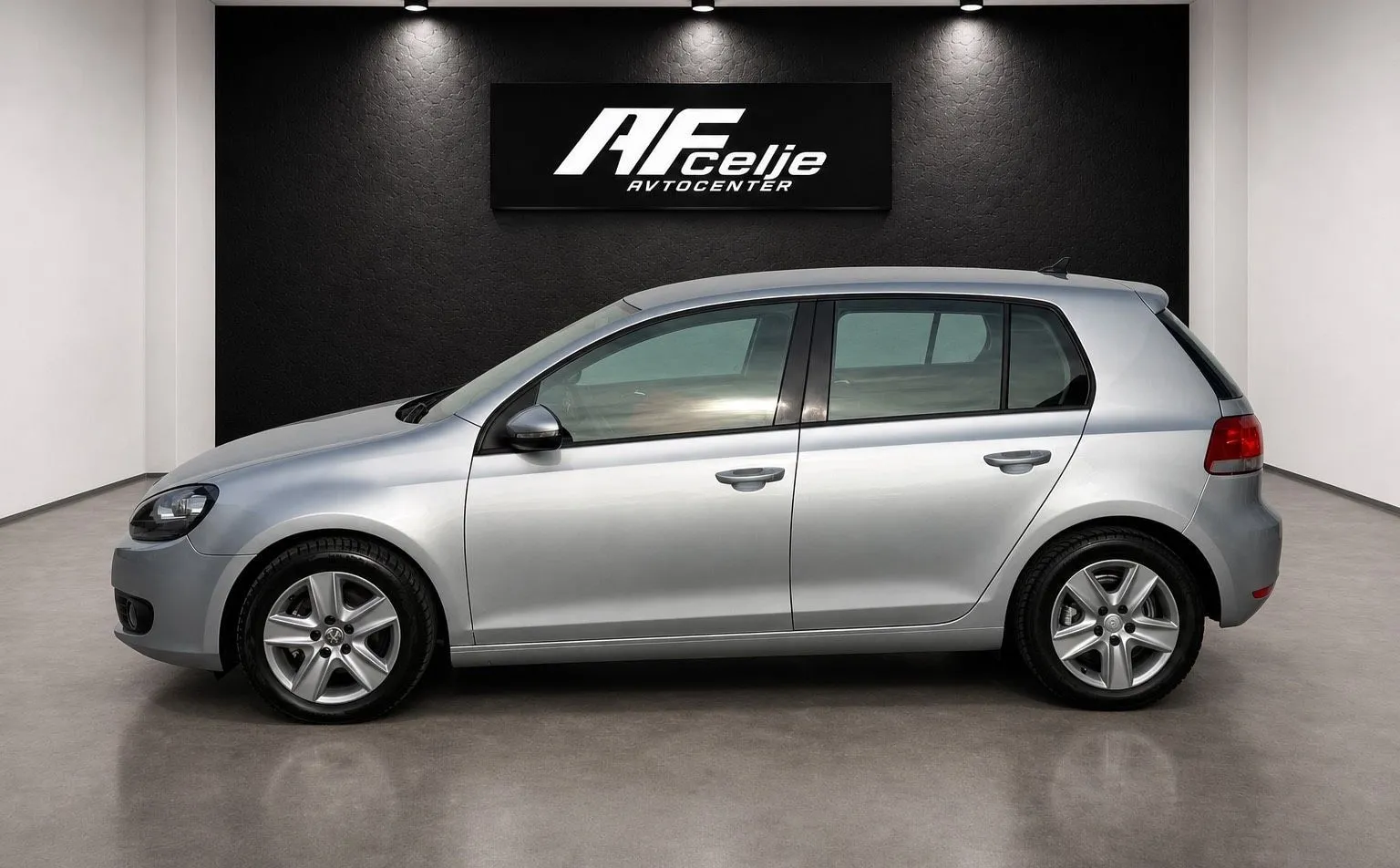Zunanja slika - VW Golf - 1.6 TDI-SPORT LINE-NAVI-TEMPOMAT-... - 5