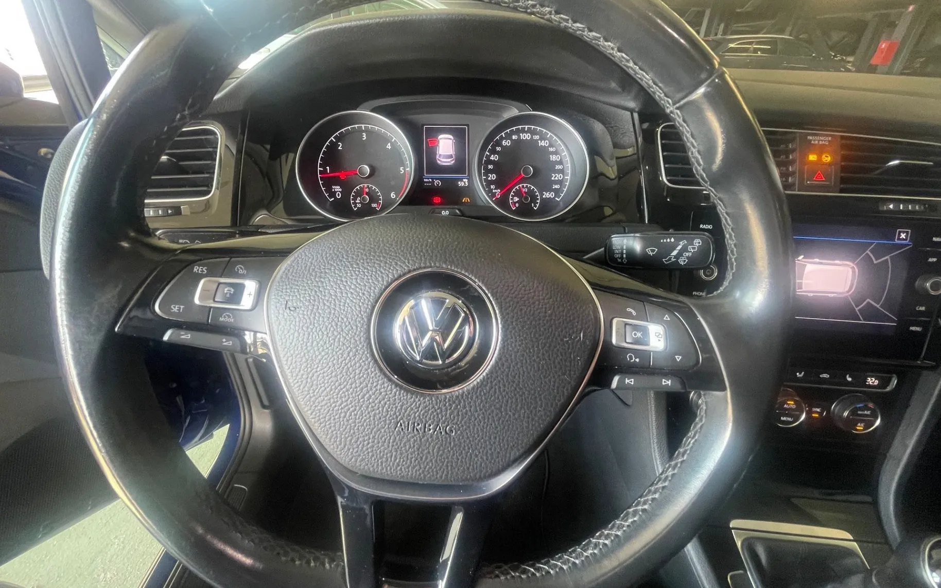 Zunanja slika - VW Golf - 2.0 TDI R-Line Edition 110 KW LED. KAMERA. ACC - 10