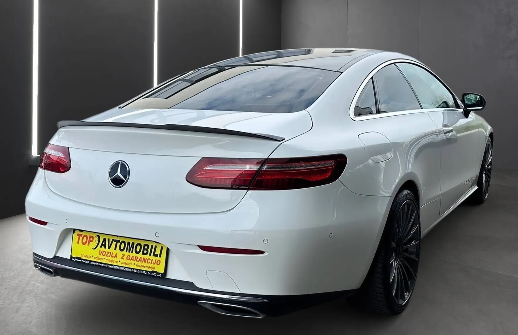 Zunanja slika - Mercedes-Benz E-Razred - COUPE 200 20COL AMG LED NAVI PDC TEM KAMERA TOP - 7