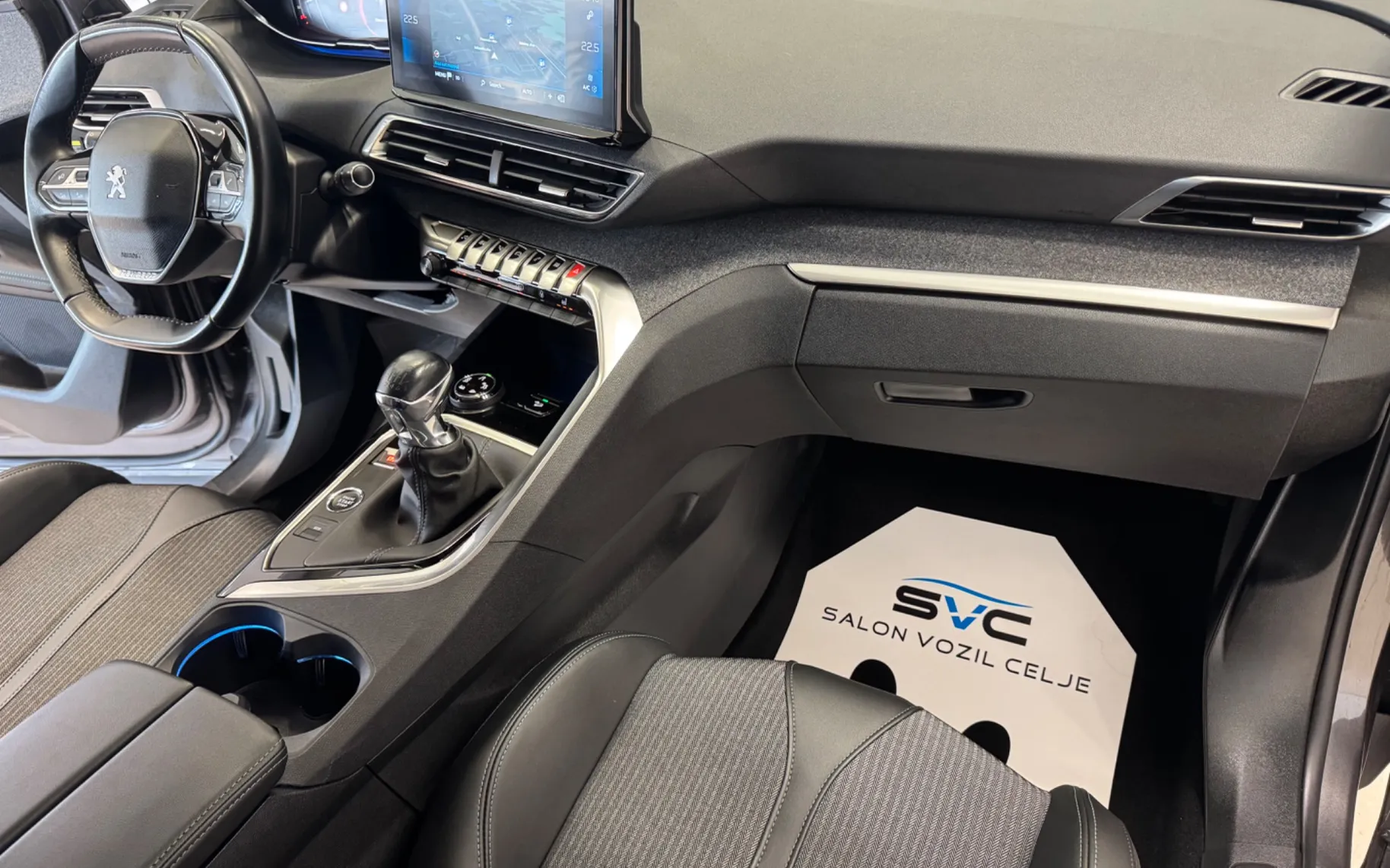 Zunanja slika - Peugeot 3008 - 1,2-130KM-ALLURE-FULL-LED-KAMERA-VIRTUAL-GRET-SED - 11
