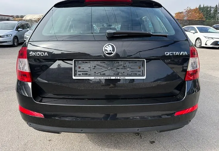 Zunanja slika - Škoda Octavia - Combi 1.6 TDI Ambition DSG - XENON - NAVI - PDC - - 5