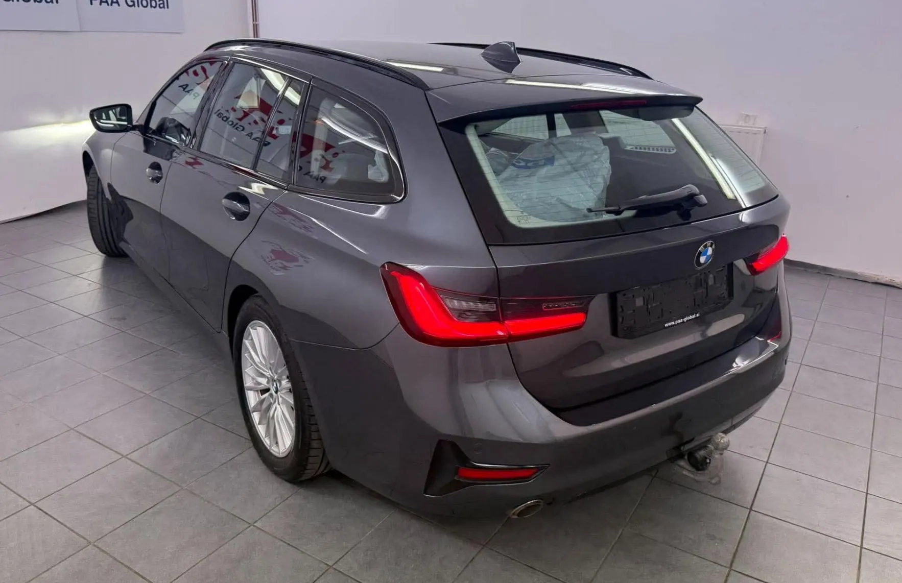 Zunanja slika - BMW Serija 3 - Touring: 320d Touring Sport Line Avt.NEMŠKI+4ALU.USNJE.L - 3