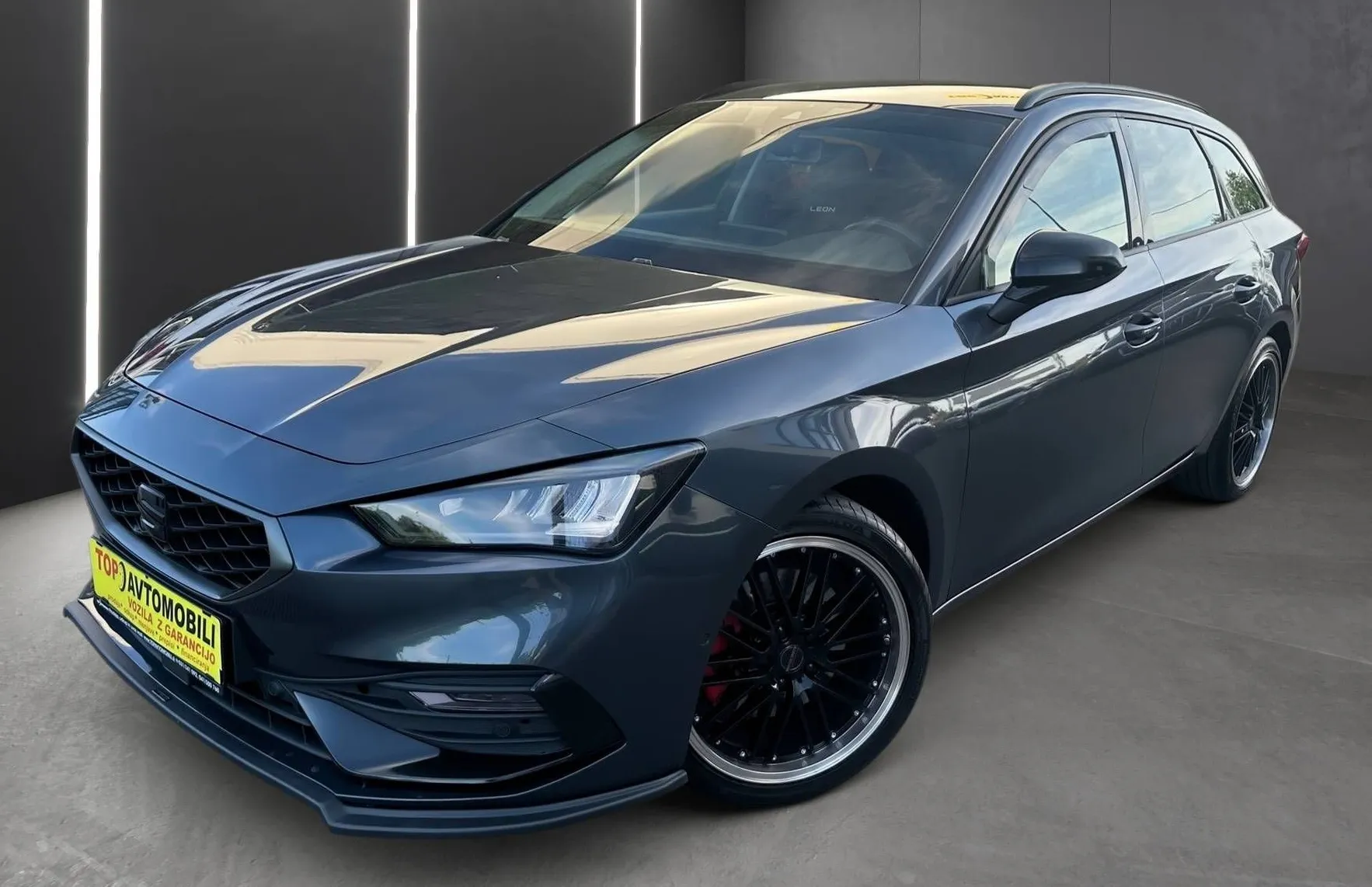 Zunanja slika - Seat Leon - ST 2.0 TDI FR LED ACC NAVI LINE ASIST VIRTUAL TOP - 2