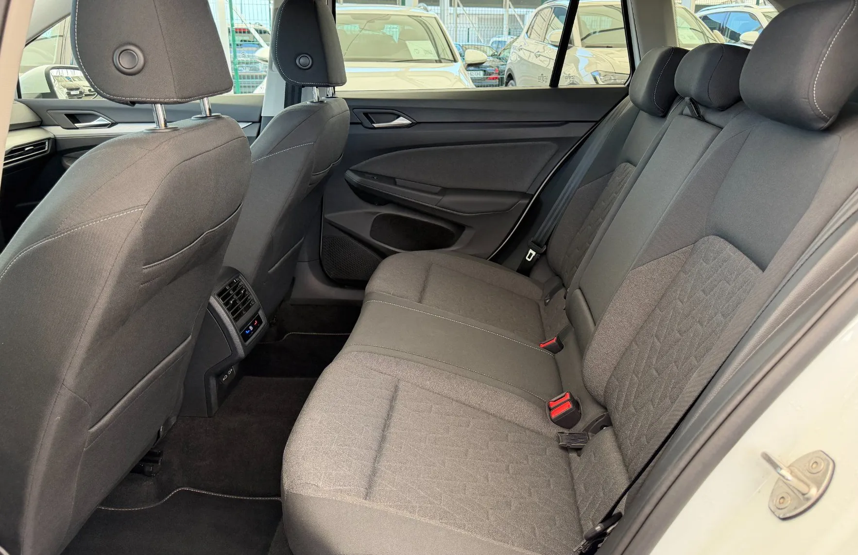 Zunanja slika - Volkswagen Golf - Variant 1.5 eTSI 4ALL DSG SLO - V GARANCIJI - 11