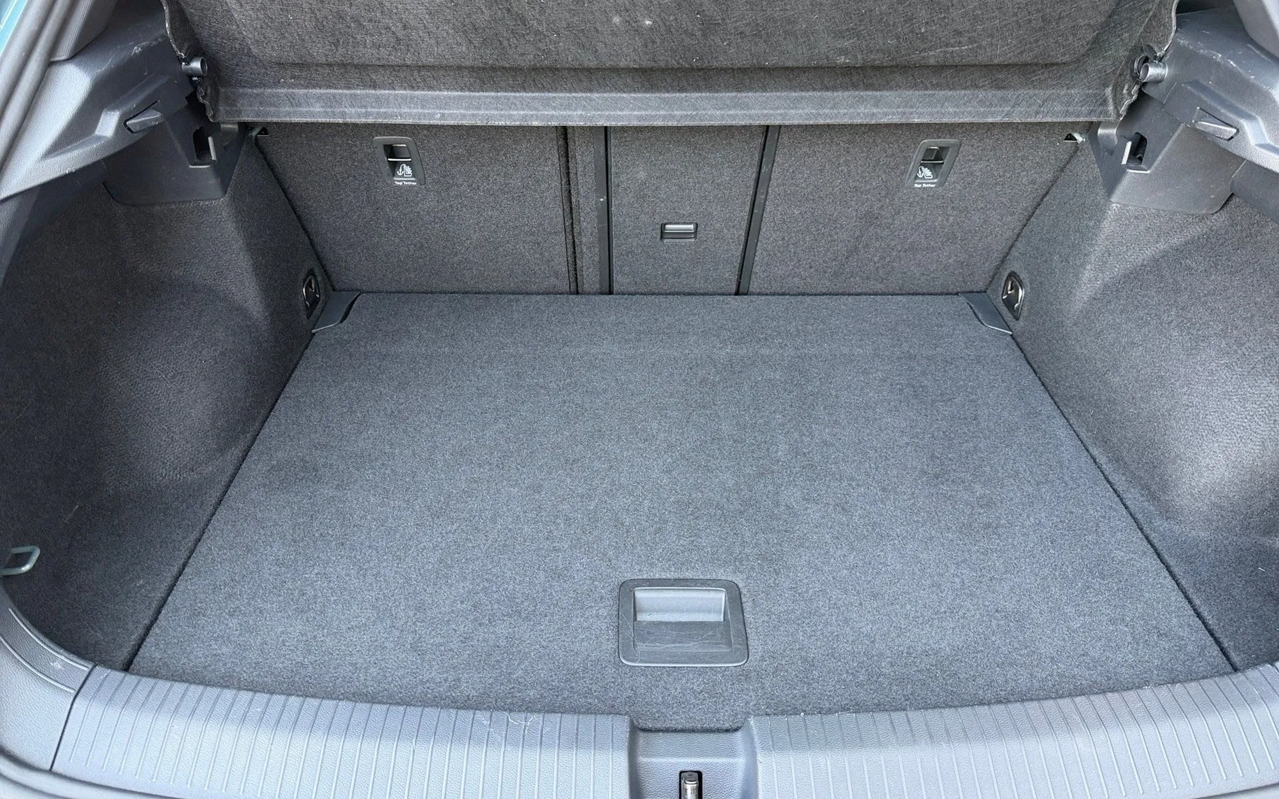Notranja slika - Volkswagen T-Roc - 2.0 TDI BMT R-Line DSG-Vl.kljuka-Masaža-IQ Light.. - 12