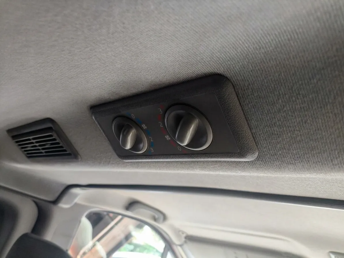 Slika poškodbe - Renault Trafic - Passanger - 40