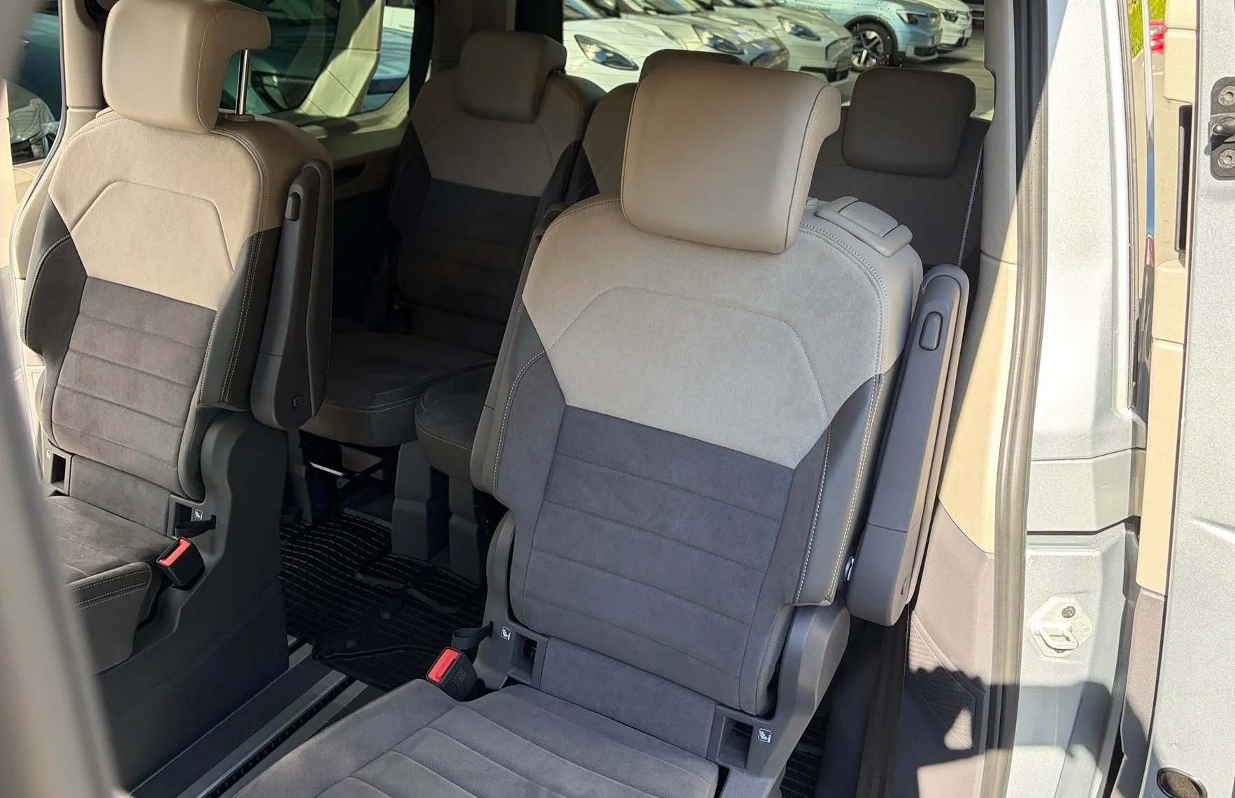 Zunanja slika - Volkswagen Multivan - T7 STYLE 2.0 TDI 150 PS DSG L2-SLO-1.LAST-ODLIČEN - 13