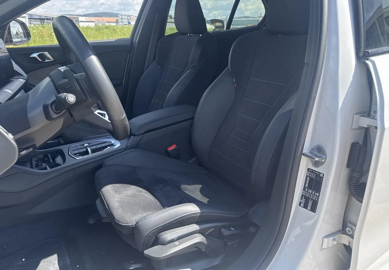 Zunanja slika - BMW Serija 1 - : 120 Avt. M PRO-KAMERA-HARMAN-KEYLESS-18COL-NAVI - 2