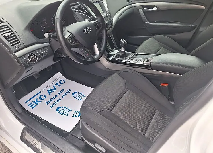 Zunanja slika - Hyundai i40 - 1.7 CRDI 85KW PREMIUM FUL LED-NAVI-KAMERA-PDC-... - 10
