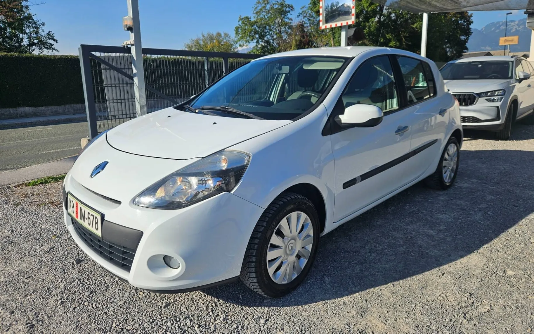 Zunanja slika - Renault Clio - 1.2 16V SLO KLIMA - 1