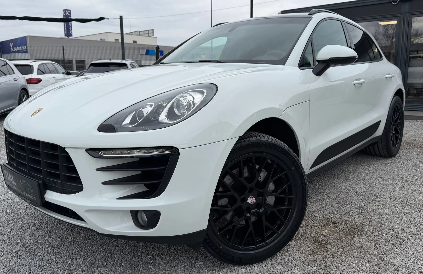 Zunanja slika - Porsche Macan - 3.0 D LED-20COL-4X4-NAVI-MEMORY-USNJE- MOZ.MENJAVA - 1