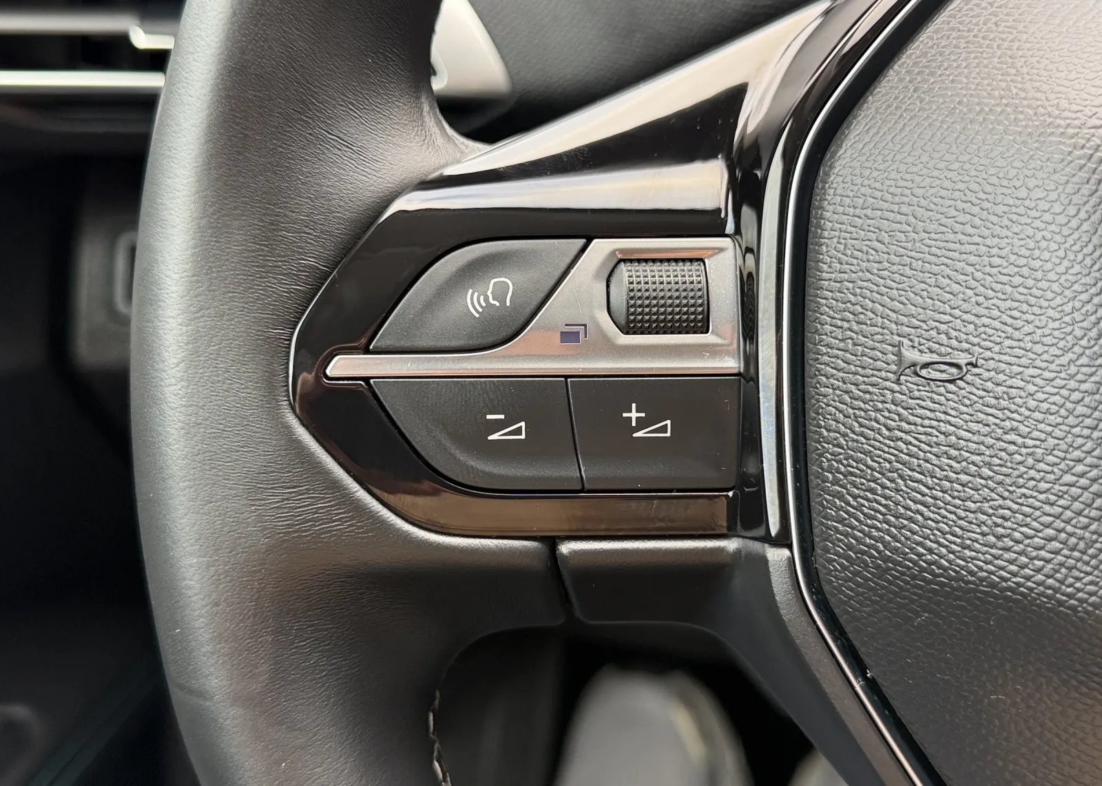 Zunanja slika - Peugeot 3008 - 1,5 BlueHDI 130 S&S Allure - 15