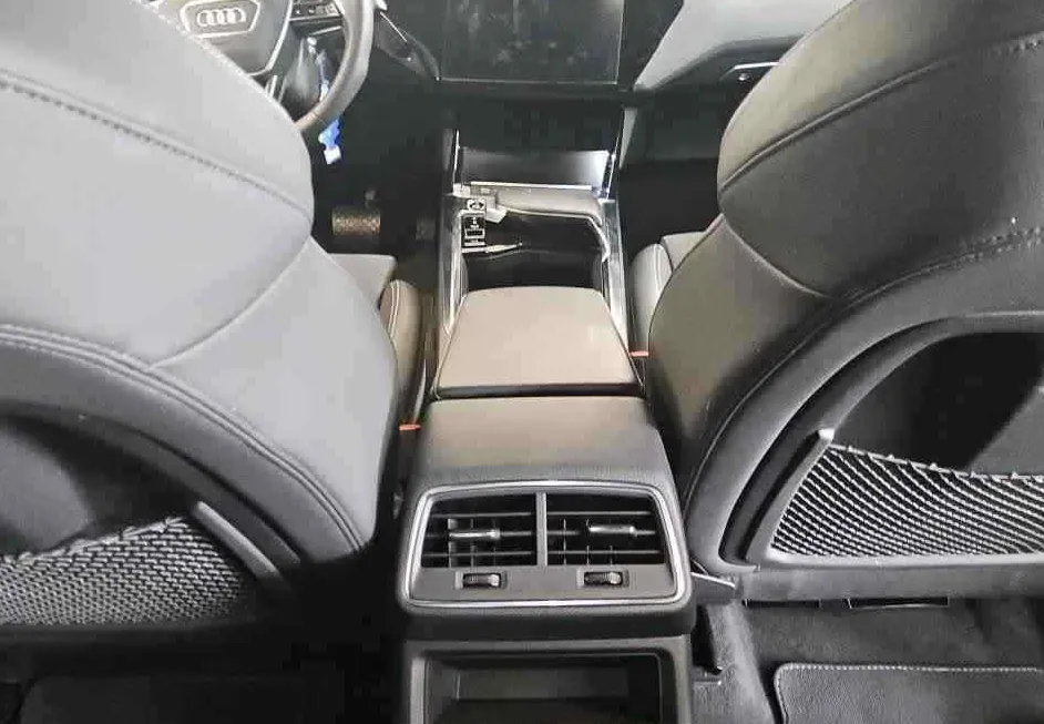 Zunanja slika - Audi e-tron - Sportback 55 quattro S line.NEMŠKI+4ALU.KAMERA.USNJE.KLJUK - 11