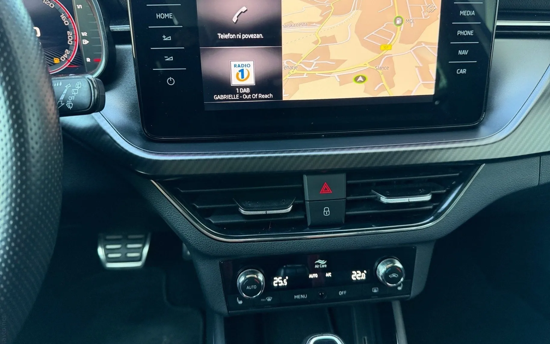 Notranja slika - Škoda Kamiq - 1.5 TSI Monte Carlo DSG-Panorama-Navi-AppConnect - 9