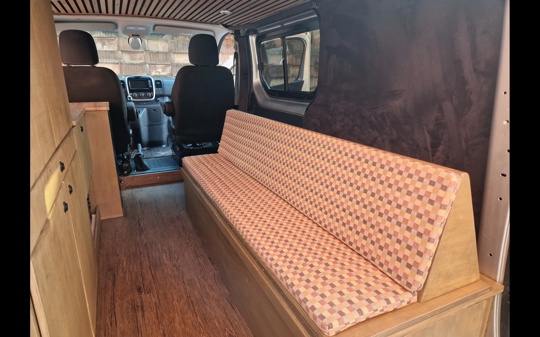 Notranja slika - Renault Trafic - Renault  - bivalno vozilo - 5