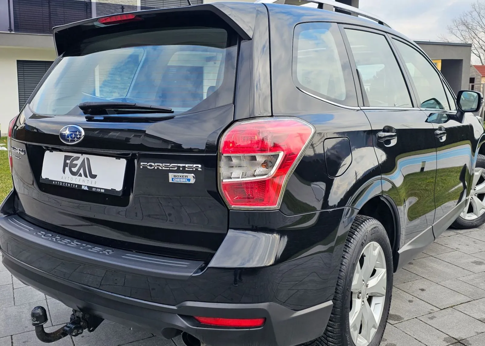 Zunanja slika - Subaru Forester - 2.0D-4X4-1 LASTNIK-PANORAMA-XENON-LED-ODLIČEN - 4