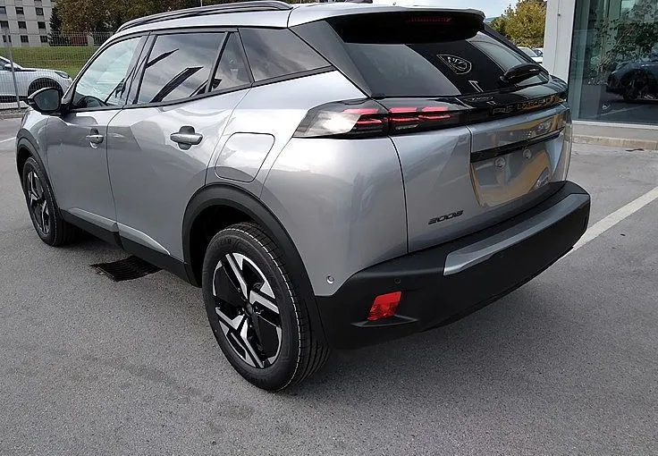 Zunanja slika - Peugeot 2008 - ALLURE PureTech 100-KAMERA 360-MRTVI KOT - 4