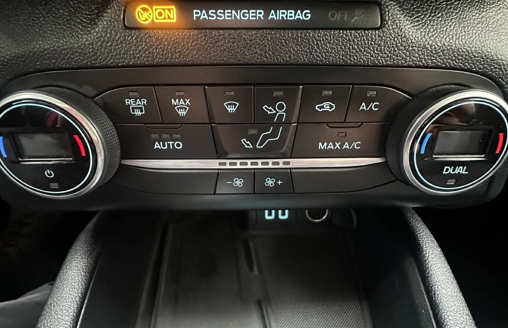 Zunanja slika - Ford Kuga - 2.5 190CV BVA6.KAMERA.NAVI.LED.ALU.2022.112 KW - 12