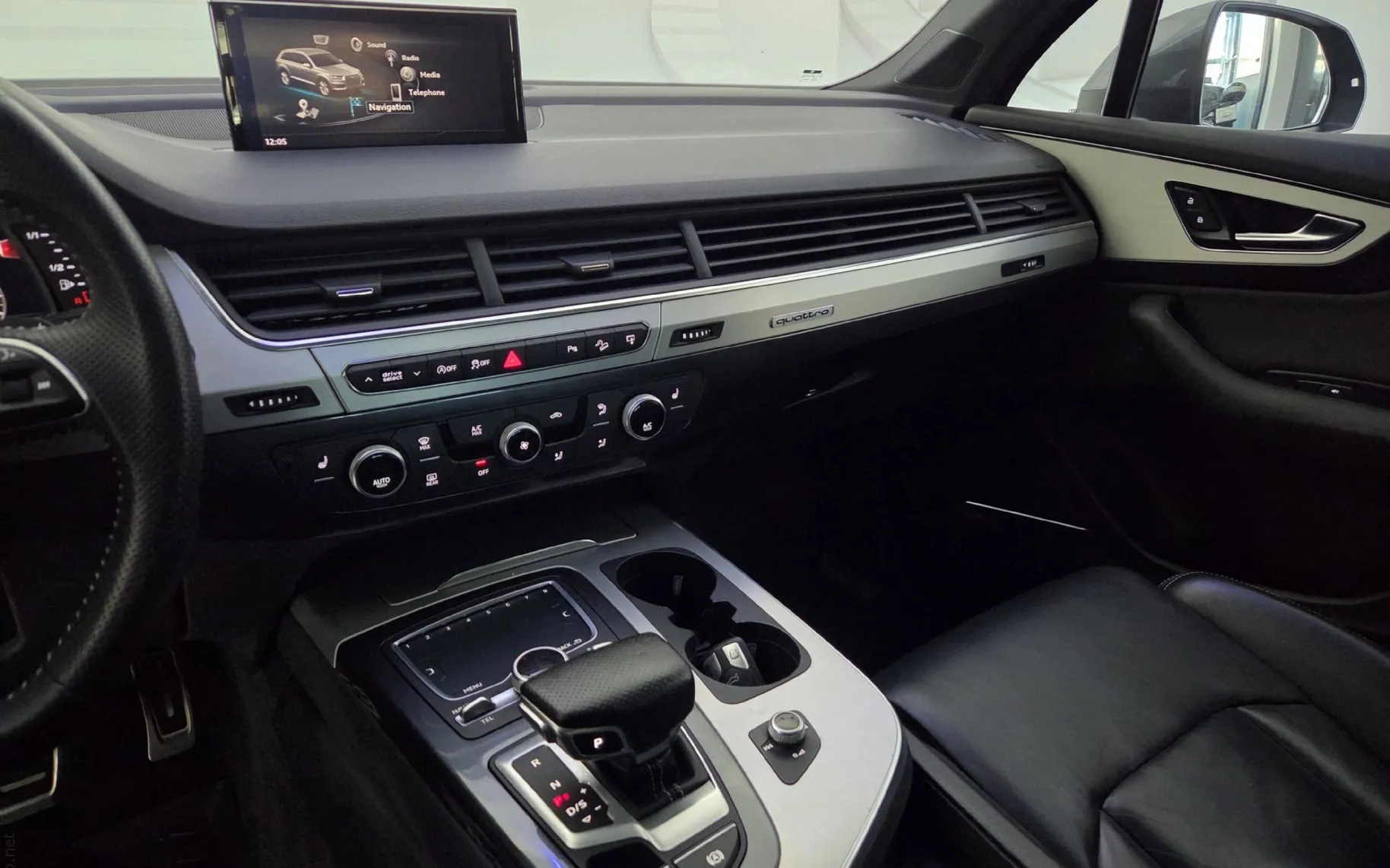 Notranja slika - Audi Q7 - quattro 3,0 TDI Tiptronic - 16