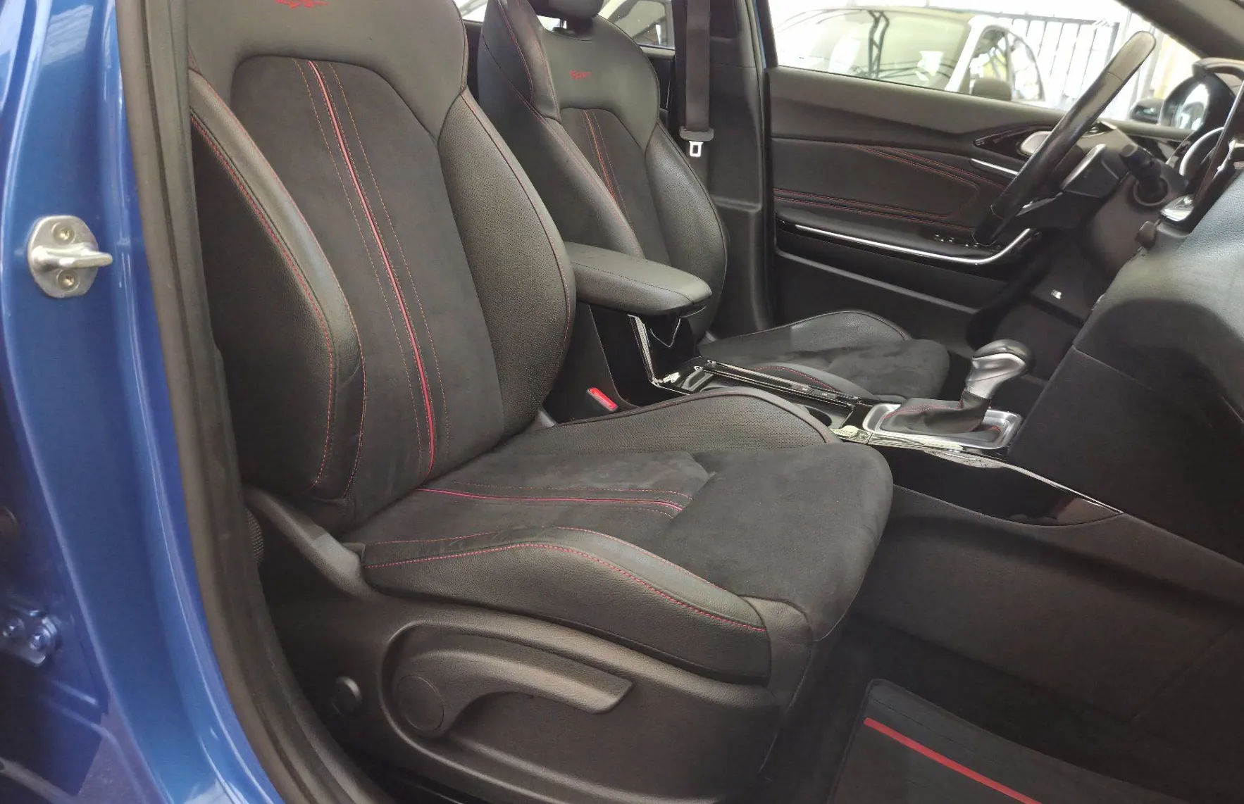 Zunanja slika - KIA Ceed - 1.6 T-GDI LX GT LED DCT GR.SED 1.LASTNIK - 11