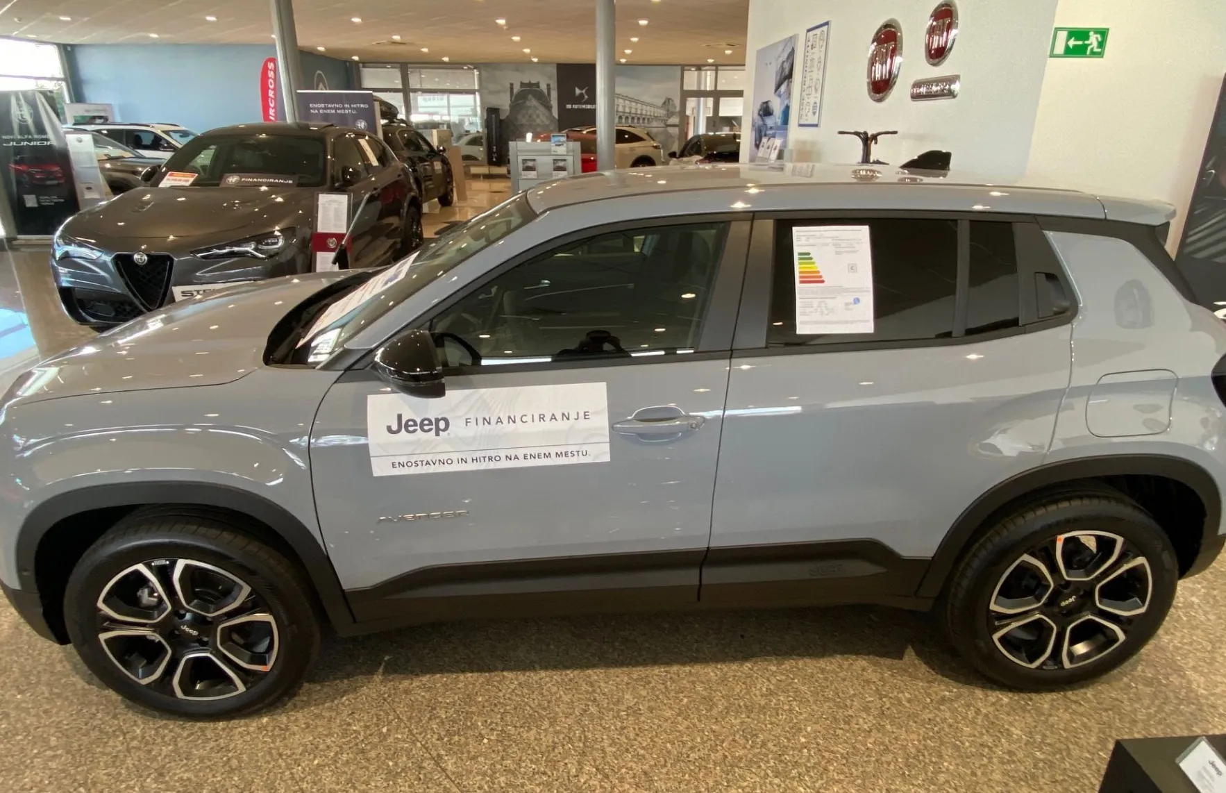 Zunanja slika - Jeep Avenger - Summit 1.2 E-DCT6 MHEV 100 - 3