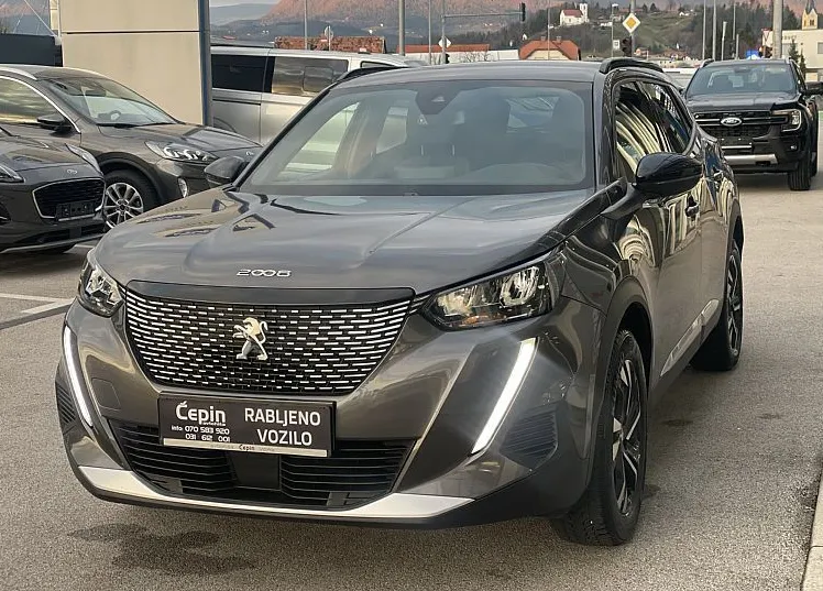 Zunanja slika - Peugeot 2008 - -1.2-PURETECH-130-NIGHT-EDITION-LED-360-SLO-1LAST - 3
