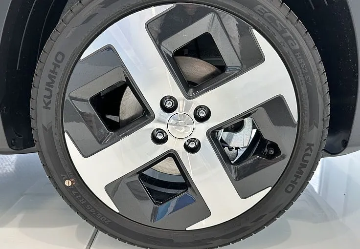 Zunanja slika - Hyundai Inster - PREMIUM 49kwh - WINTER+17 PLATIŠČA - 5