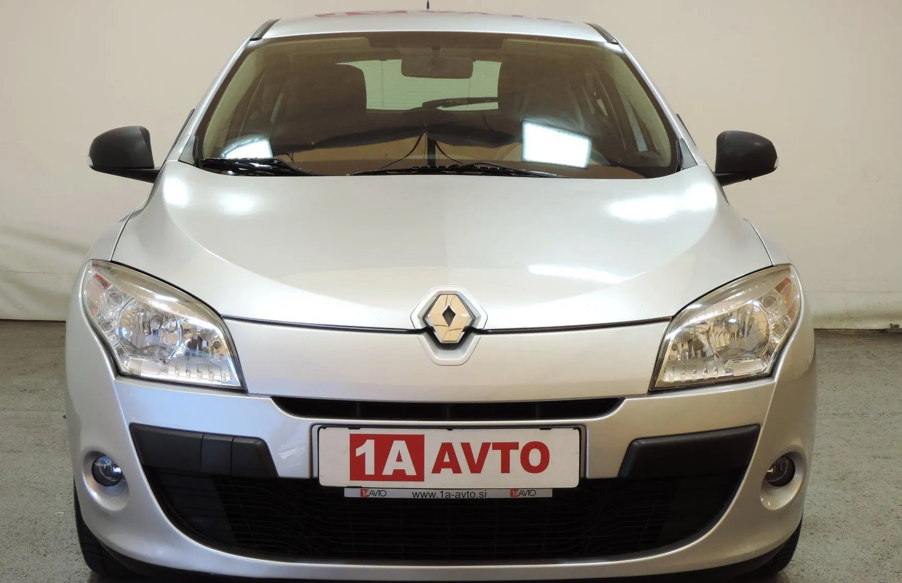 Zunanja slika - Renault Mégane - Megane Berline 1.6 16V Authentique SLO-KLIMA-103.000KM - 2