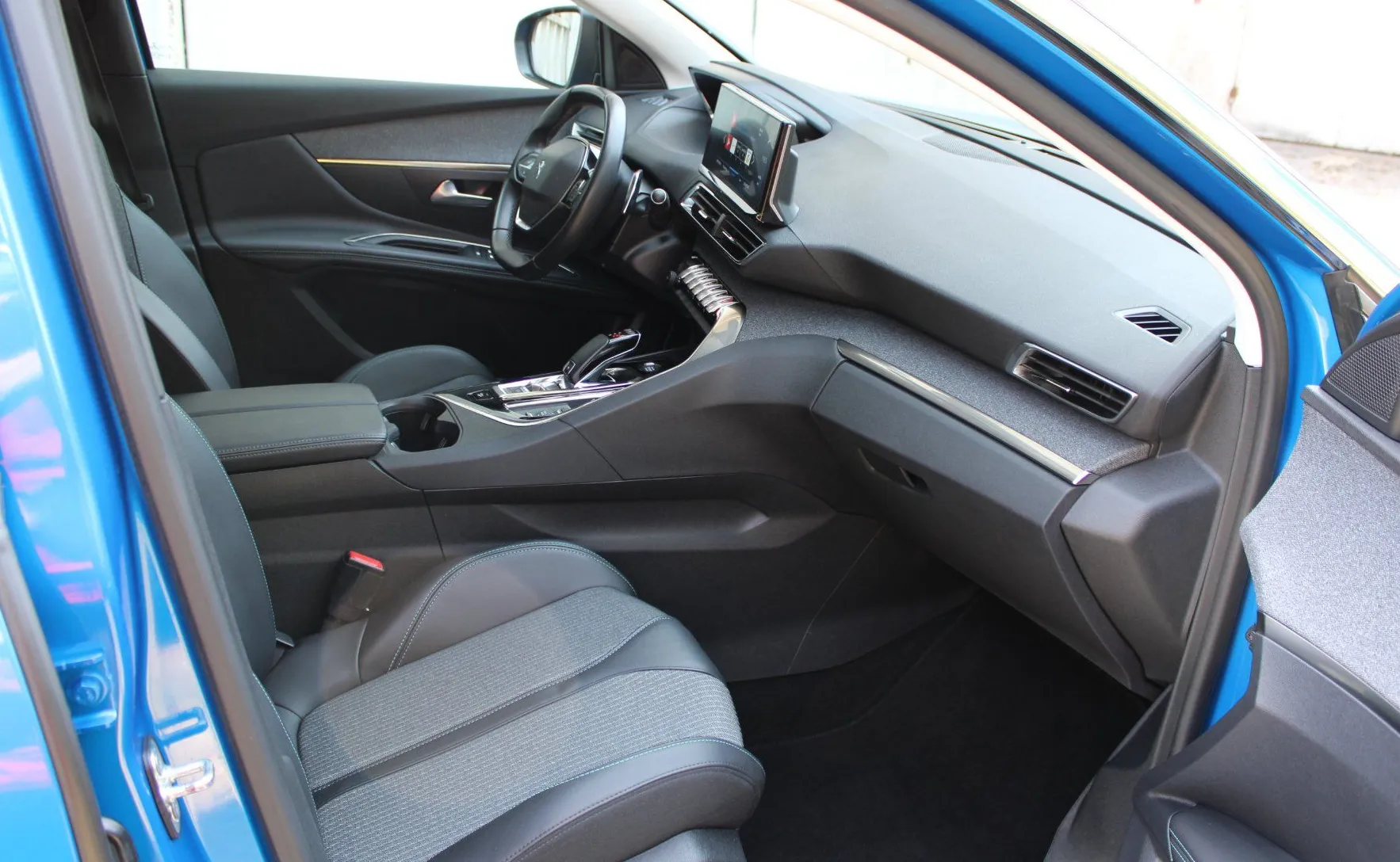 Zunanja slika - Peugeot 3008 - 1.5 BlueHDI 130 AllurePack Avt.-ALU-PDC-LED-KAMERA - 12
